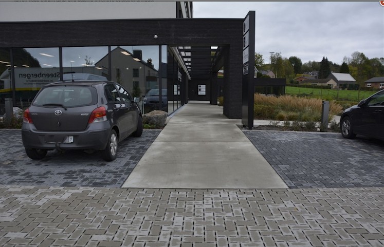 Parking du bas et entrée secondaire (niveau -2)