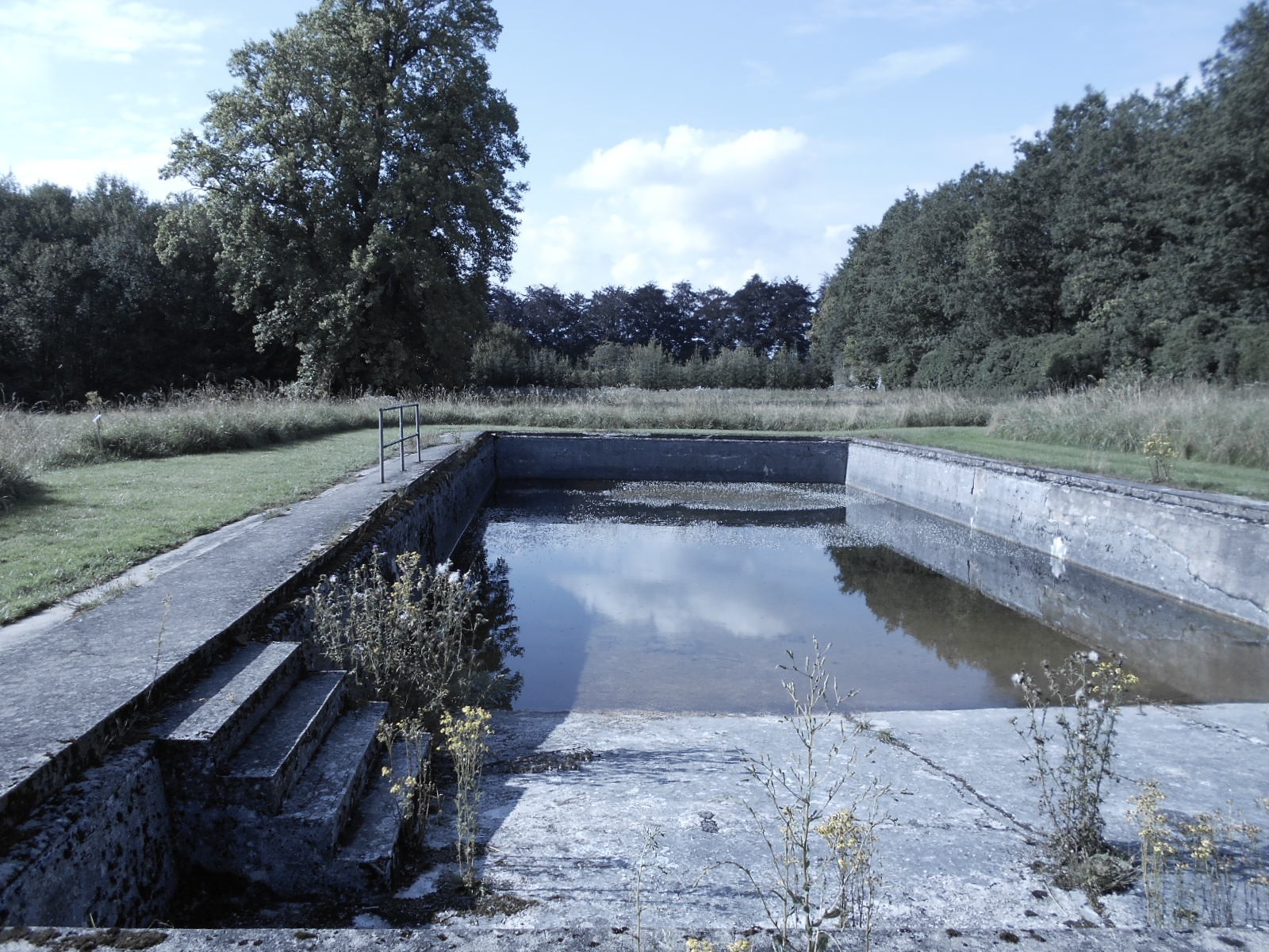 Pièce d'eau non sécurisée dans la partie promenade